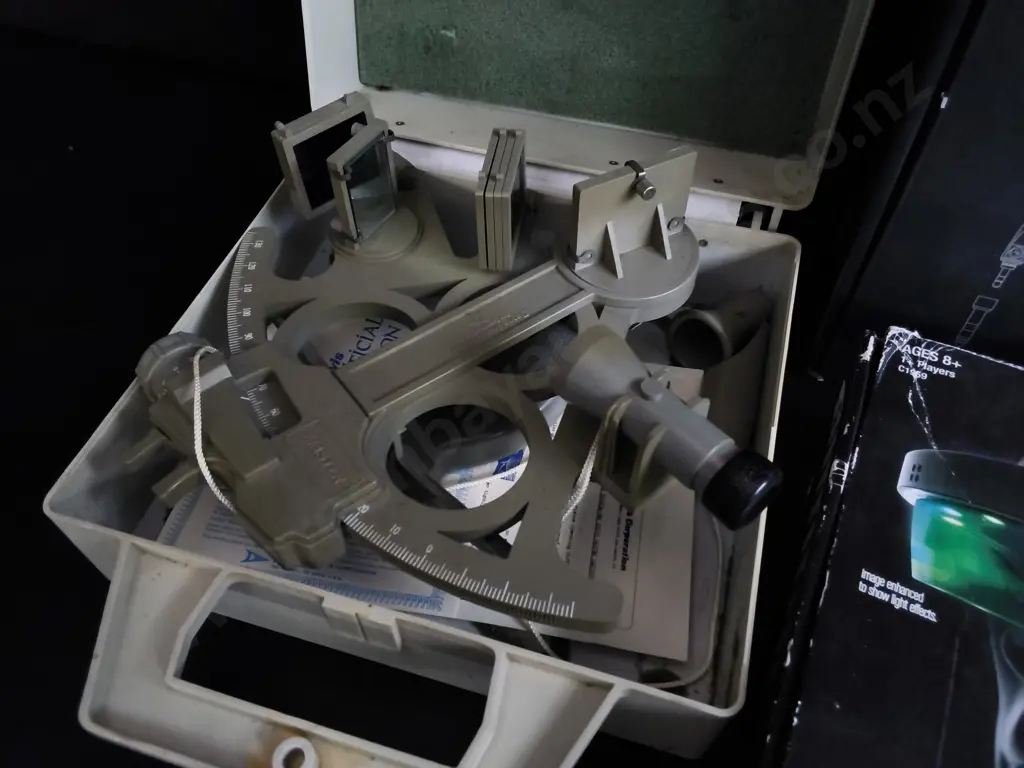 VINTAGE MARINE SEXTANT, BOXED HEADPHONES AND SIMON OPTIX Image 1++
