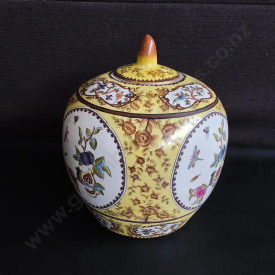 VINTAGE CHINESE PORCELAIN LIDDED GINGER JAR, H 27 CM