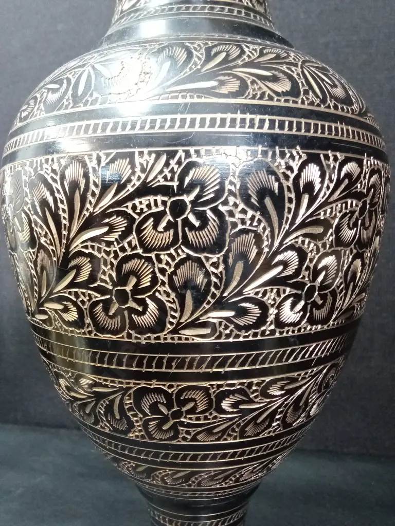 SET OF 3 VINTAGE ETCHED VASES MADE IN INDIA, TALLEST H40CM Image 1++