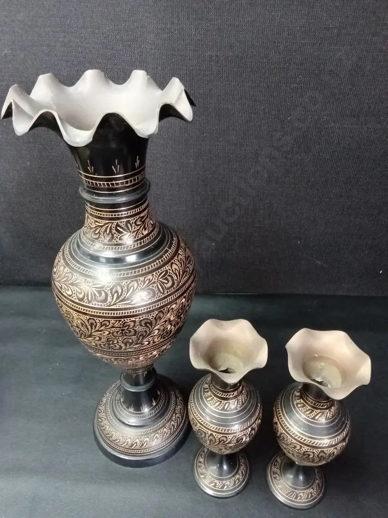 SET OF 3 VINTAGE ETCHED VASES MADE IN INDIA, TALLEST H40CM Image 1++