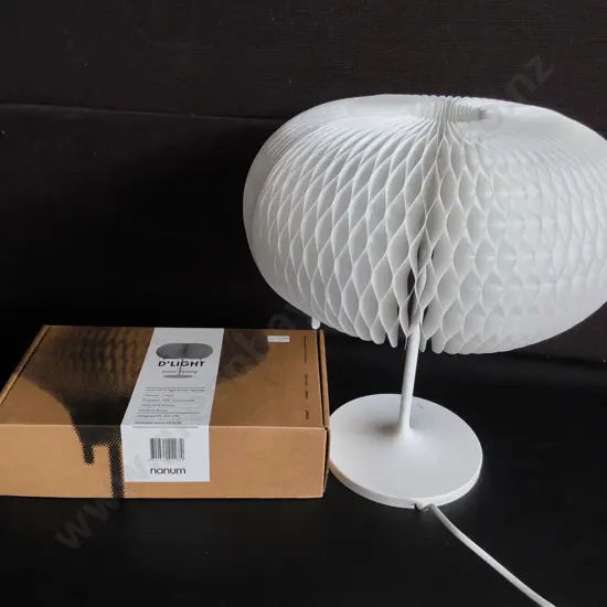BRAND NEW D'LIGHT TRANSFORMING LED LAMP, 35 CM X 35 CM X 32.5 CM
