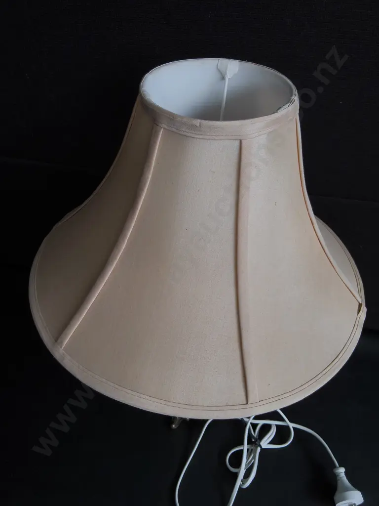 VINTAGE WEDGEWOOD "EDME VINE" CREAMWARE TABLE LAMP, H 54 CM Image 1++