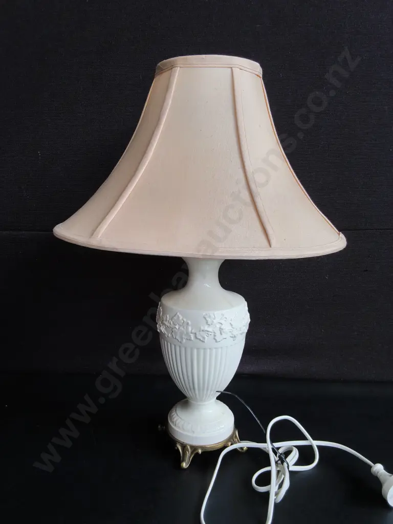 VINTAGE WEDGEWOOD "EDME VINE" CREAMWARE TABLE LAMP, H 54 CM Image 1++