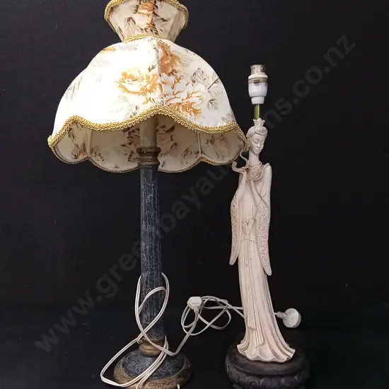 2 VINTAGE LAMPS AND A LAMPSHADE