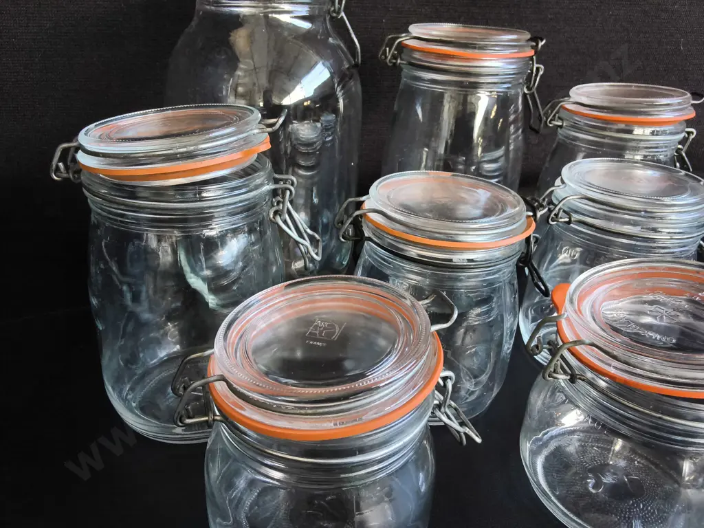 COLLECTION OF CLEAR GLASS CLIP TOP STORAGE JARS, 9 PIECES, INCLUDING BAG OF SPARE PARTS, TALLEST H 27 CM Image 1++