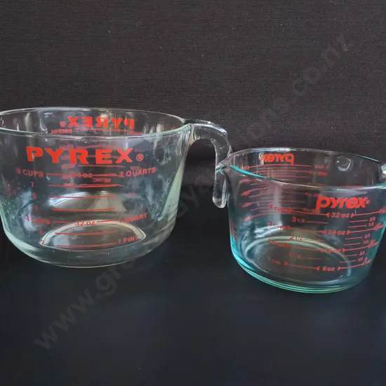 PAIR OF VINTAGE PYREX GLASS MEASURING CUPS