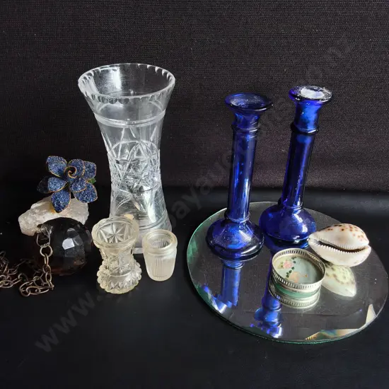 MIX OF DECORATIVE ITEMS, TALLEST H 22 CM