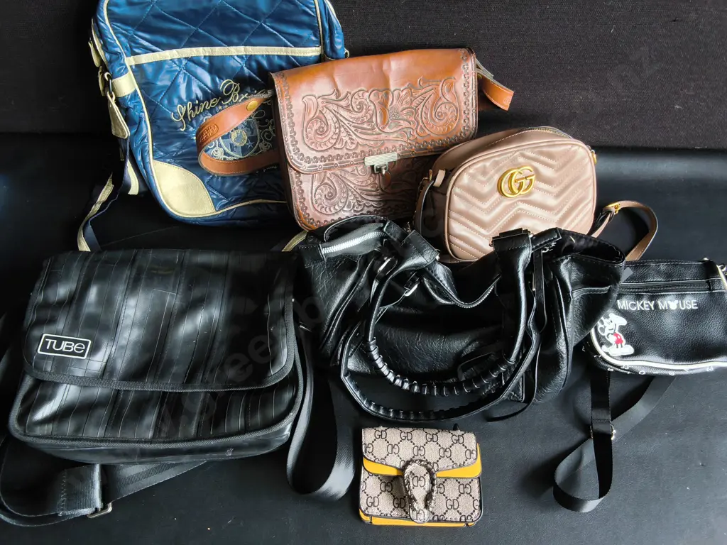 MIX OF BAGS, 7 PIECES Image 1++