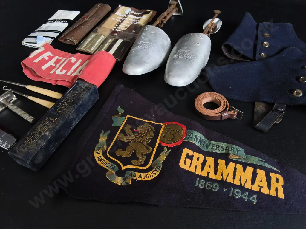 VINTAGE MID CENTURY MEN'S FASHION AND MEMORABILIA Image 1++
