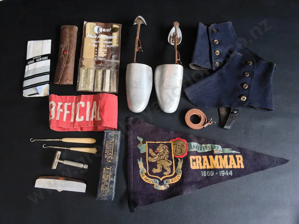 VINTAGE MID CENTURY MEN'S FASHION AND MEMORABILIA Image 1++