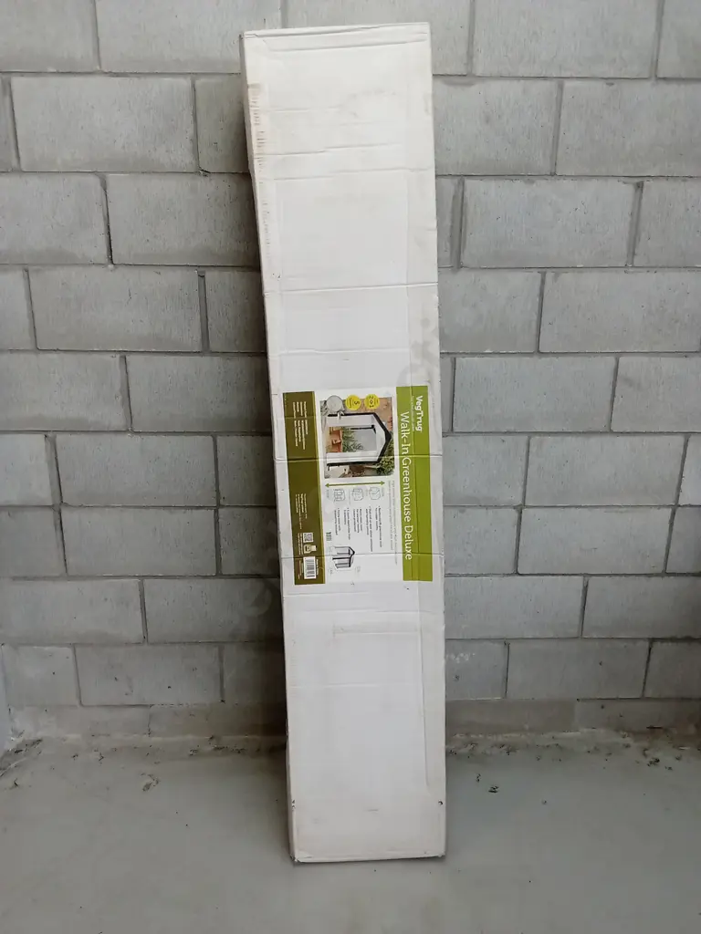 BRAND NEW VEGTRUG WALK-IN GREENHOUSE DELUXE, H 226CM X W 185CM X D 248CM Image 1++