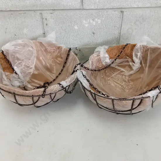 2 TAKASHO HANGING BASKETS 35CM