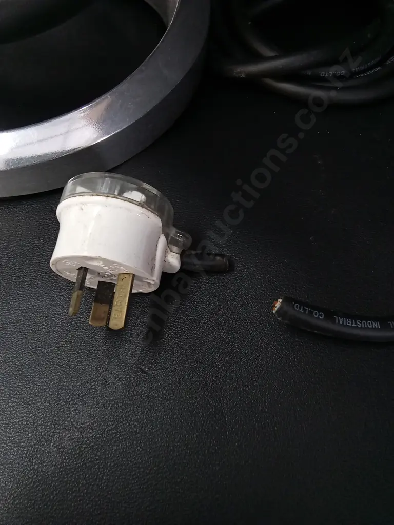 DITOMIX ELECTROLUX STAND MIXER, CORD HAS BEEN CUT Image 1++