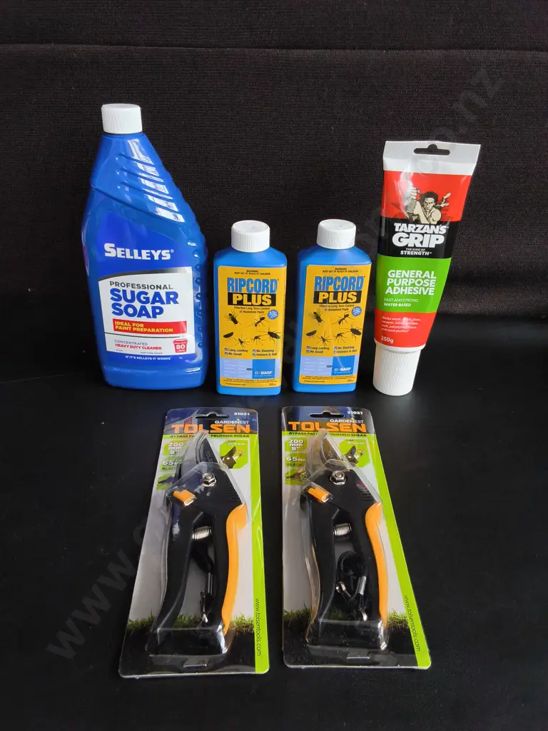 BRAND NEW GARDEN AND MAINTENANCE PRODUCTS, 6 PIECES Image 1++