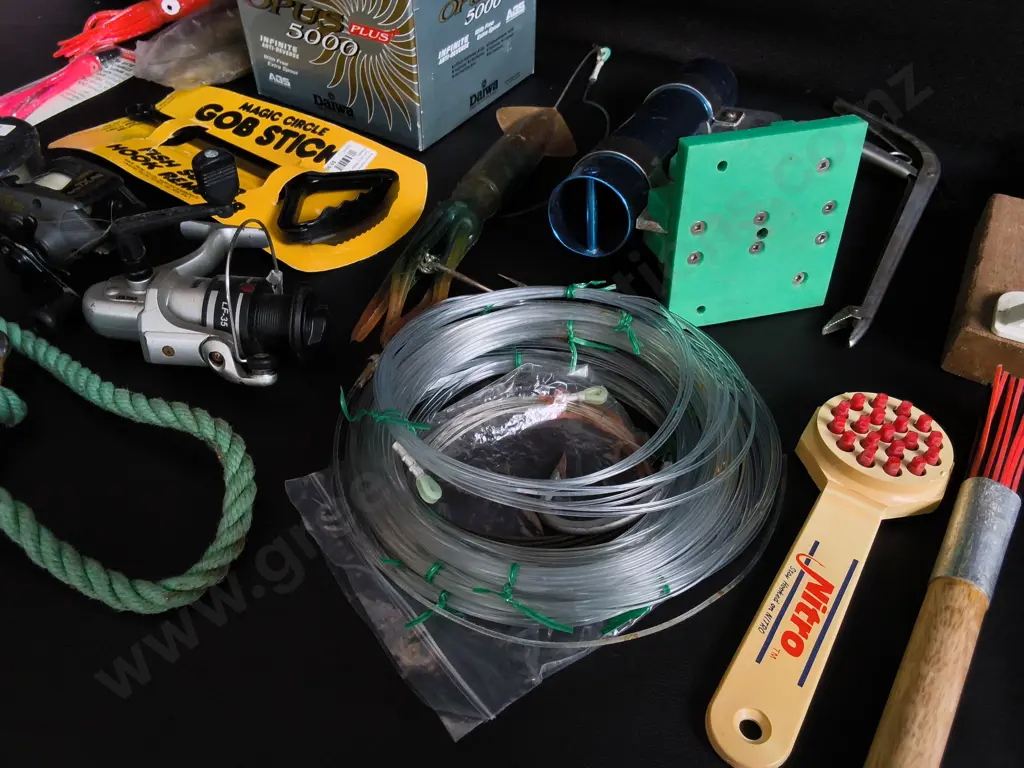 MIX OF FISHING EQUIPMENT Image 1++