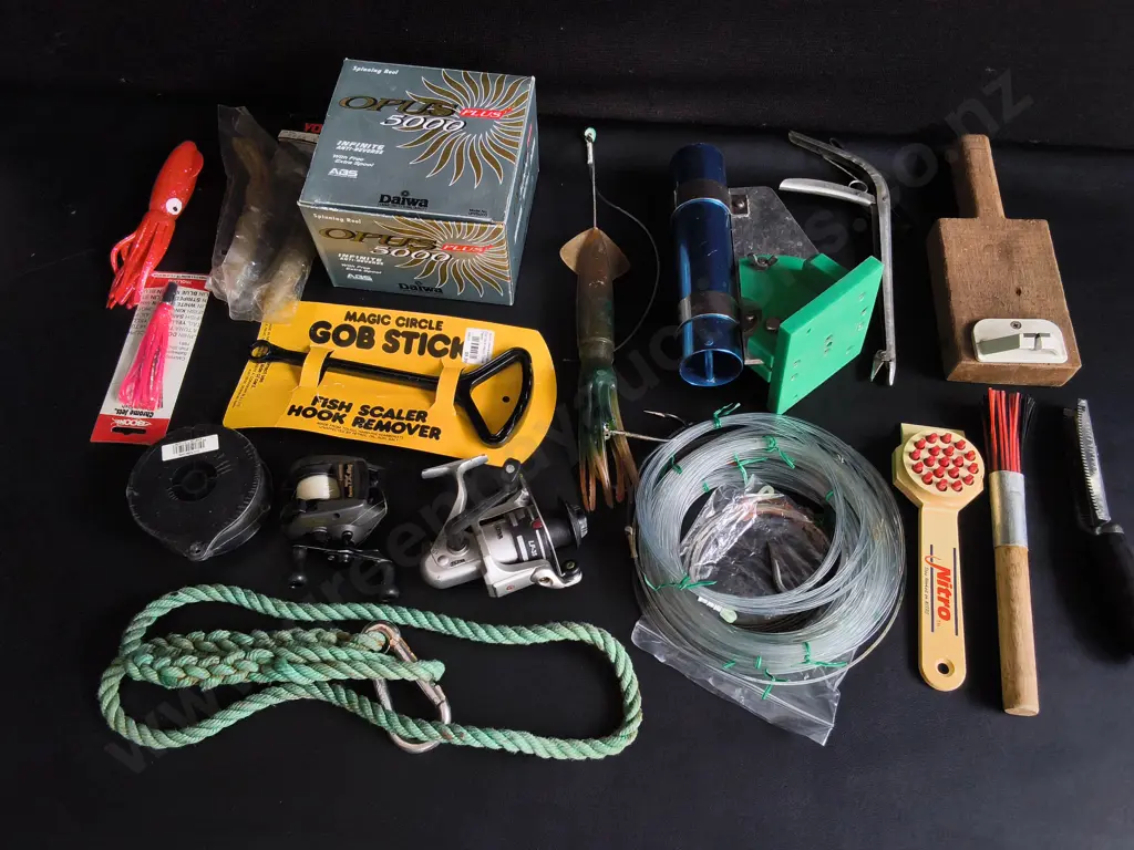 MIX OF FISHING EQUIPMENT Image 1++