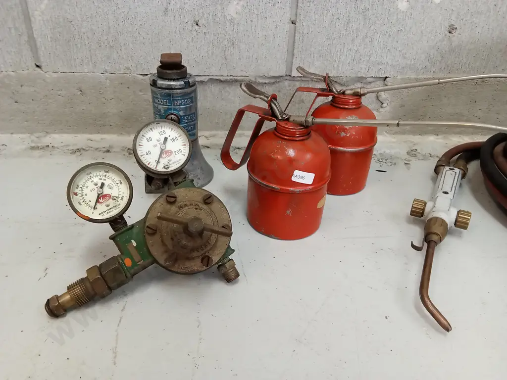 VINTAGE WELDING AND GAS EQUIPMENT Image 1++