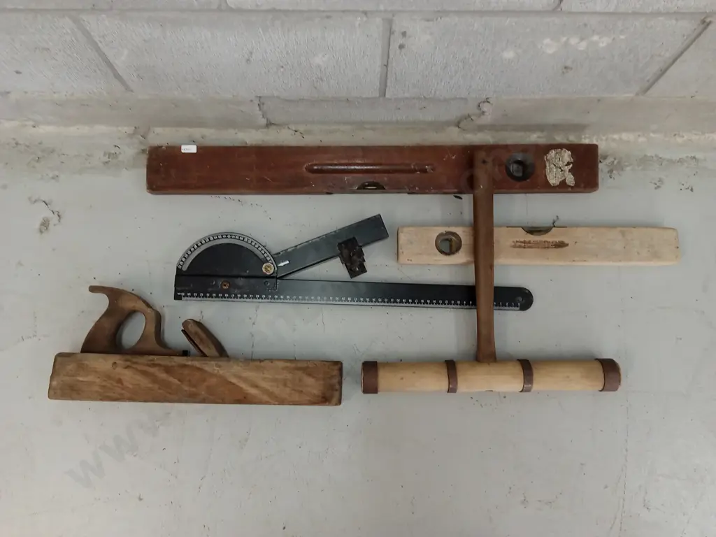 COLLECTION OF VINTAGE TOOLS Image 1++