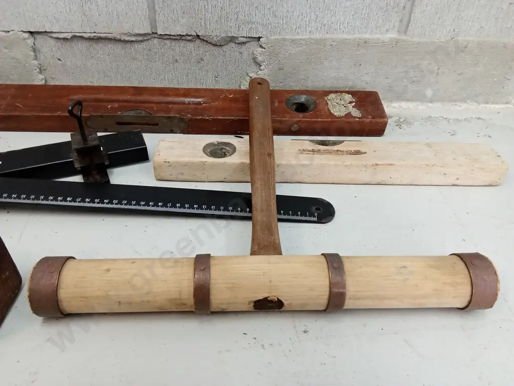 COLLECTION OF VINTAGE TOOLS Image 1++