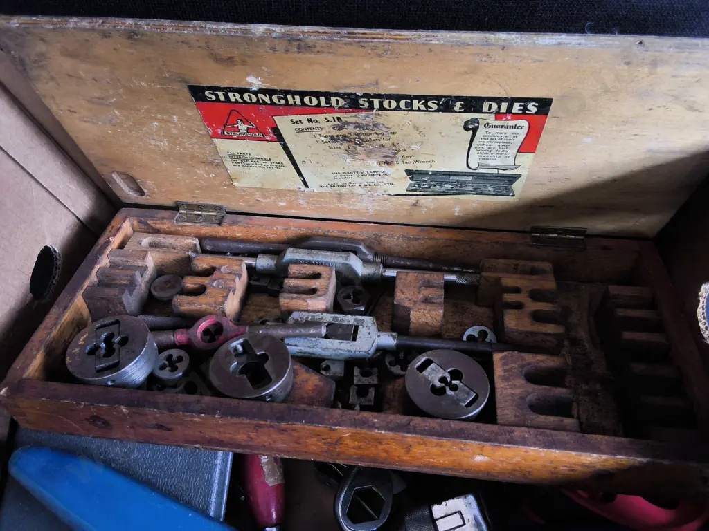 BOX MIX OF TOOLS Image 1++