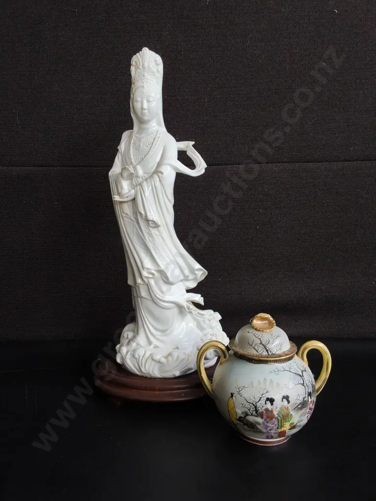 VINTAGE ASIAN DECOR, BLAC DE CHINE GUANYIN STATUE ON STAND AND JAPANESE GEISHA SUGAR BOWL, TALLEST H 41 CM Image 1++