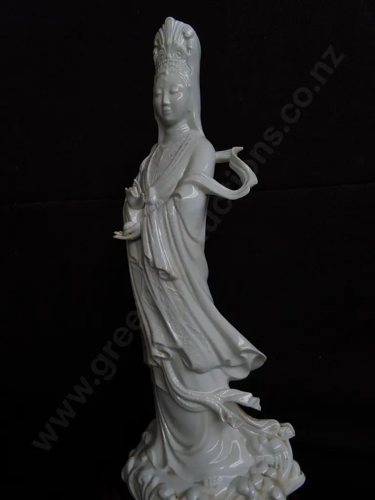 VINTAGE ASIAN DECOR, BLAC DE CHINE GUANYIN STATUE ON STAND AND JAPANESE GEISHA SUGAR BOWL, TALLEST H 41 CM Image 1++