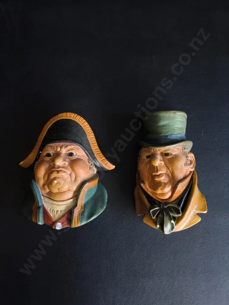 PAIR OF VINTAGE BOSSONS CHALKWARE HEADS, MR. BUMBLE, AND MR MICAWBER, CHARLES DICKENS SERIES, TALLEST H 16 CM Image 1++