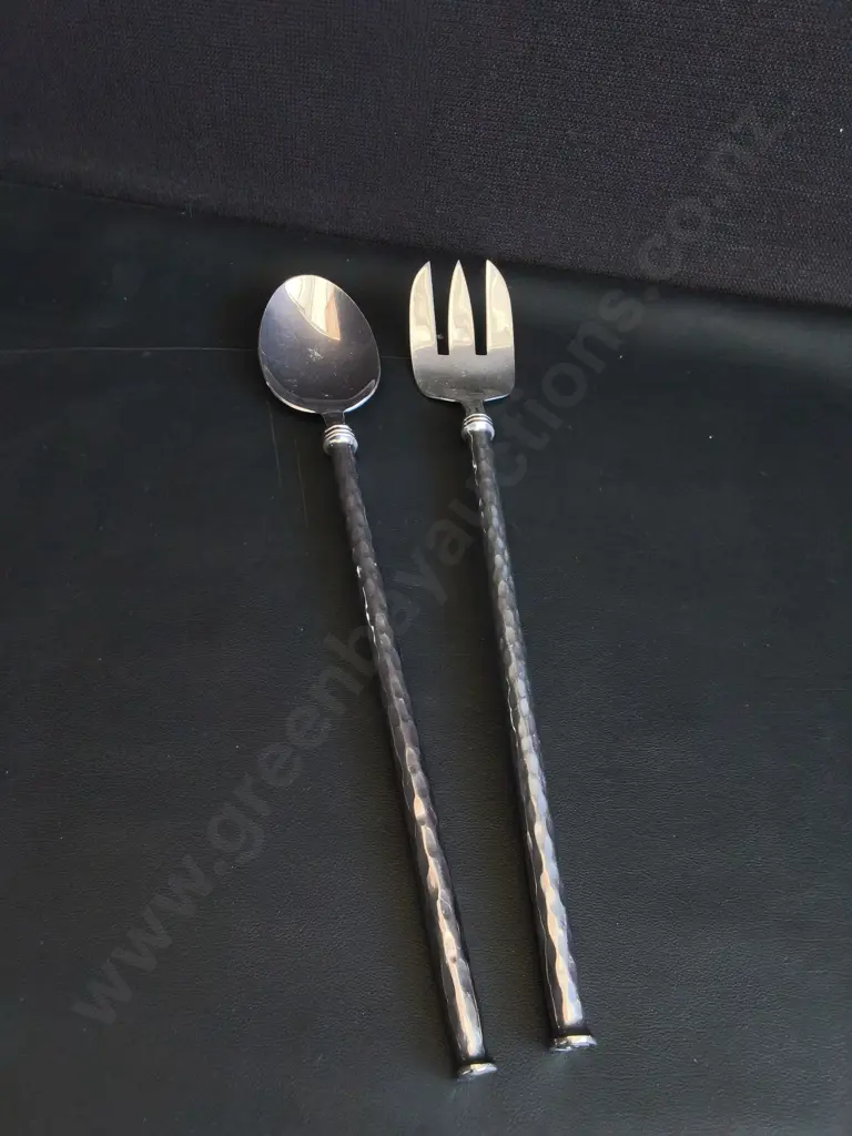 PAIR OF LARGE HAMMERED SALAD SERVERS, H 40 CM Image 1++