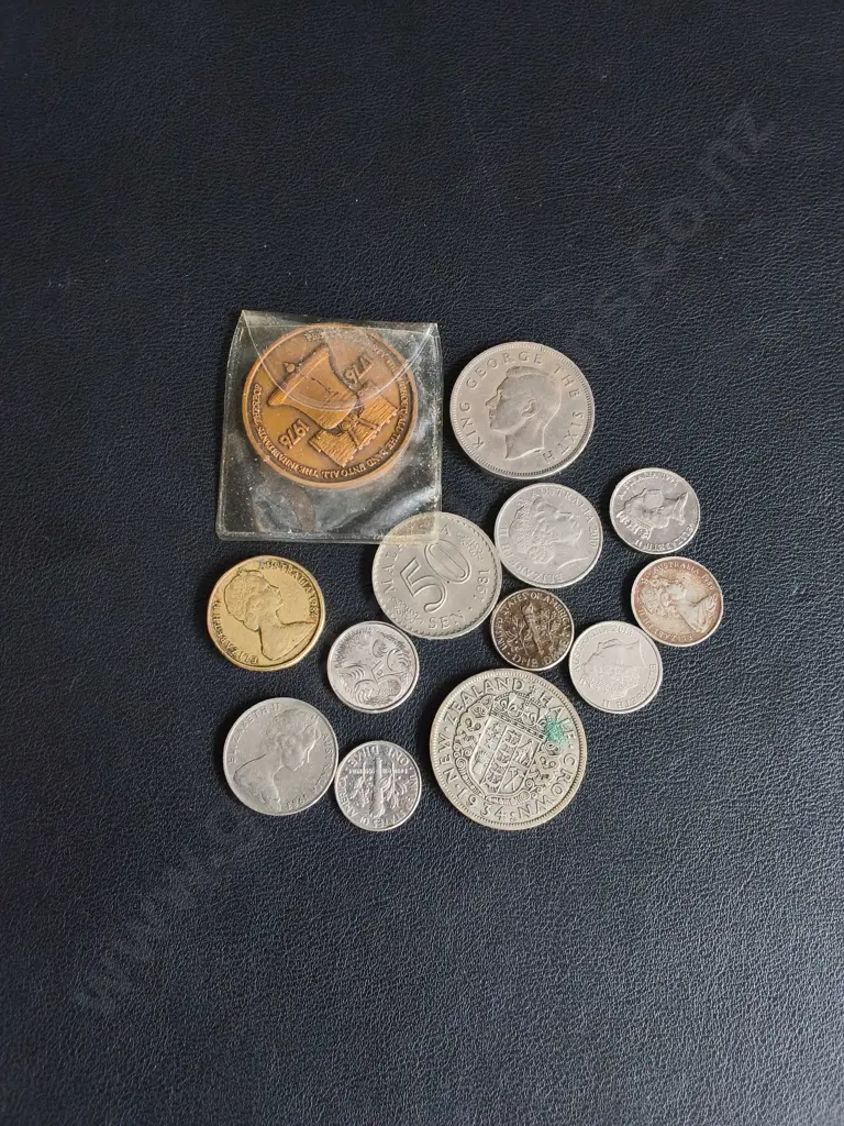 COLLECTION OF COINS Image 1++