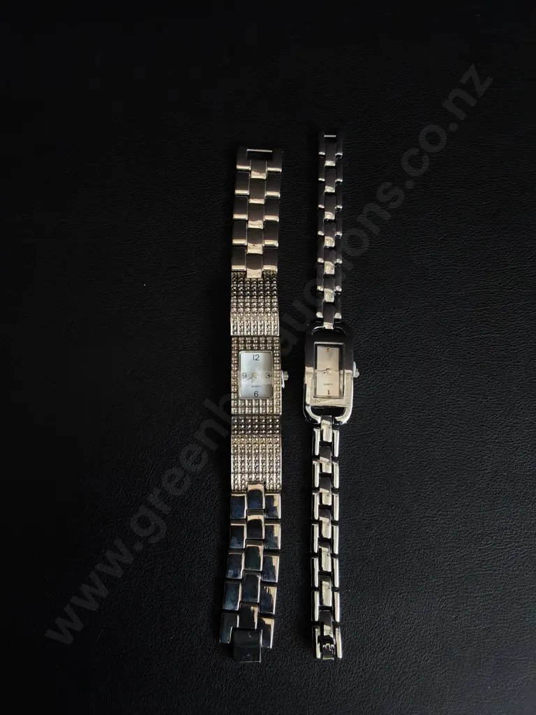 PAIR OF WOMENS VINTAGE WATCHES Image 1++