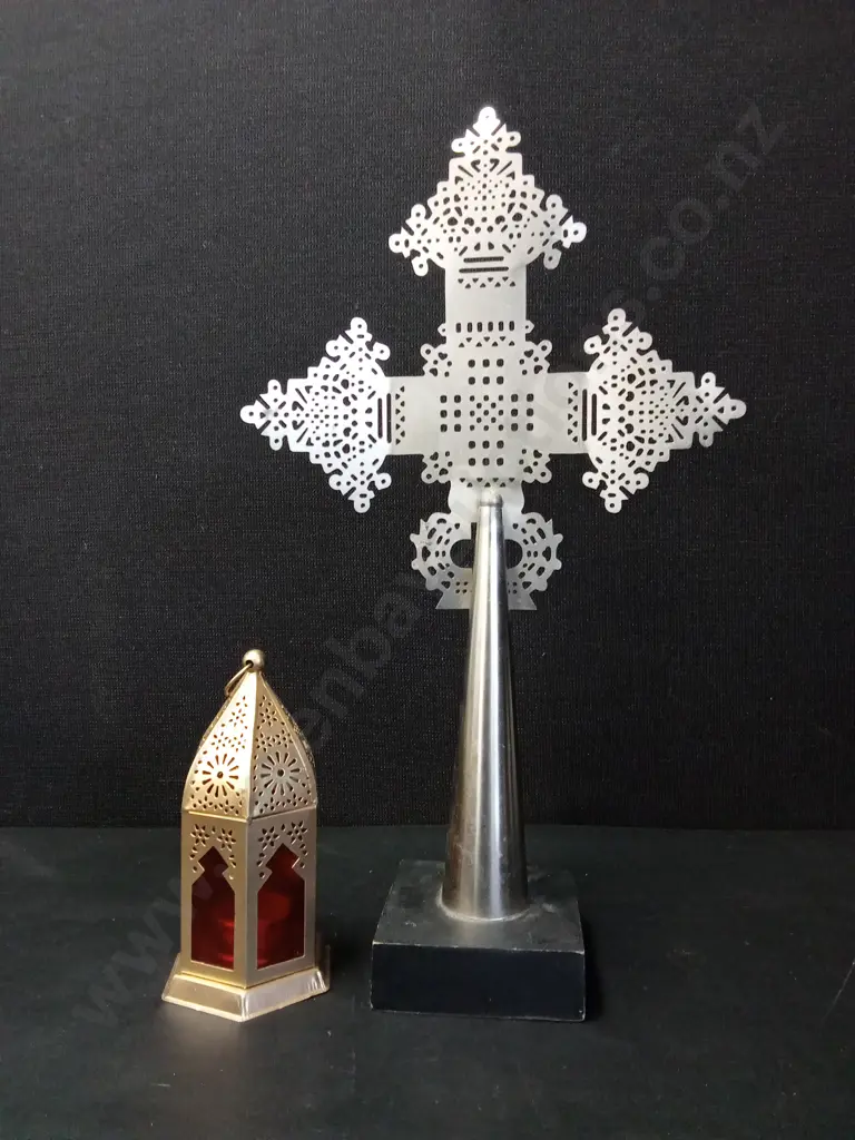 2 DECORATIVE ITEMS TALLEST H44CM Image 1++