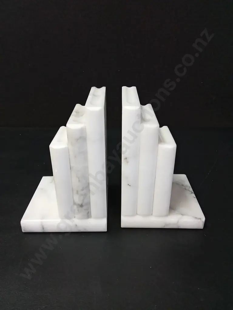 PAIR OF VINTAGE WHITE MARBLE BOOKENDS H14CM Image 1++