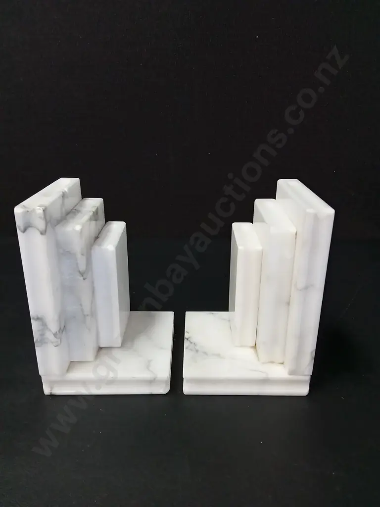 PAIR OF VINTAGE WHITE MARBLE BOOKENDS H14CM Image 1++