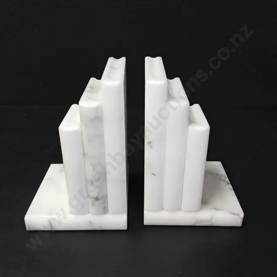 PAIR OF VINTAGE WHITE MARBLE BOOKENDS H14CM
