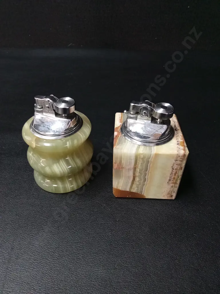 2 VINTAGE MID-CENTURY MODERN ONYX TABLE LIGHTERS TALLEST H8CM Image 1++