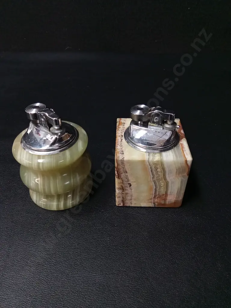 2 VINTAGE MID-CENTURY MODERN ONYX TABLE LIGHTERS TALLEST H8CM Image 1++