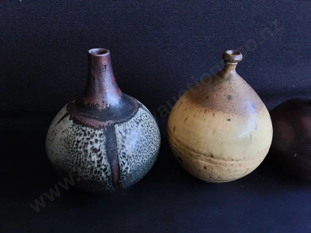 4 CERAMIC BUD VASES WITH NARROW NECKS, TALLEST H 19 CM Image 1++
