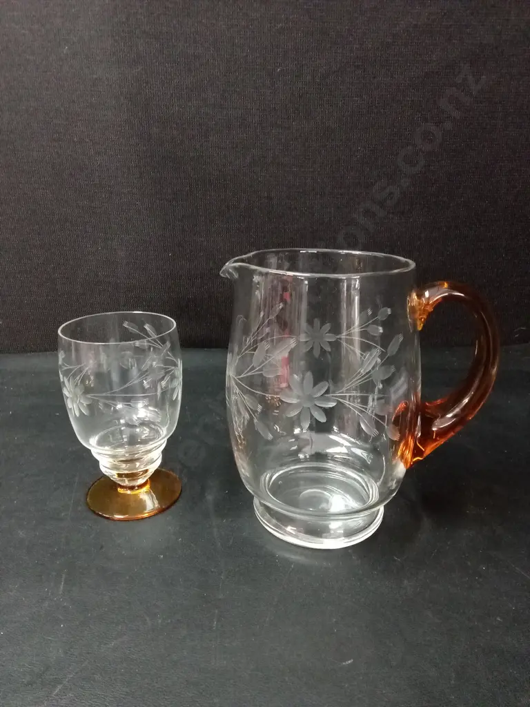 VINTAGE ETCHED GLASSES H11.5CM AND JUG H16.5CM Image 1++
