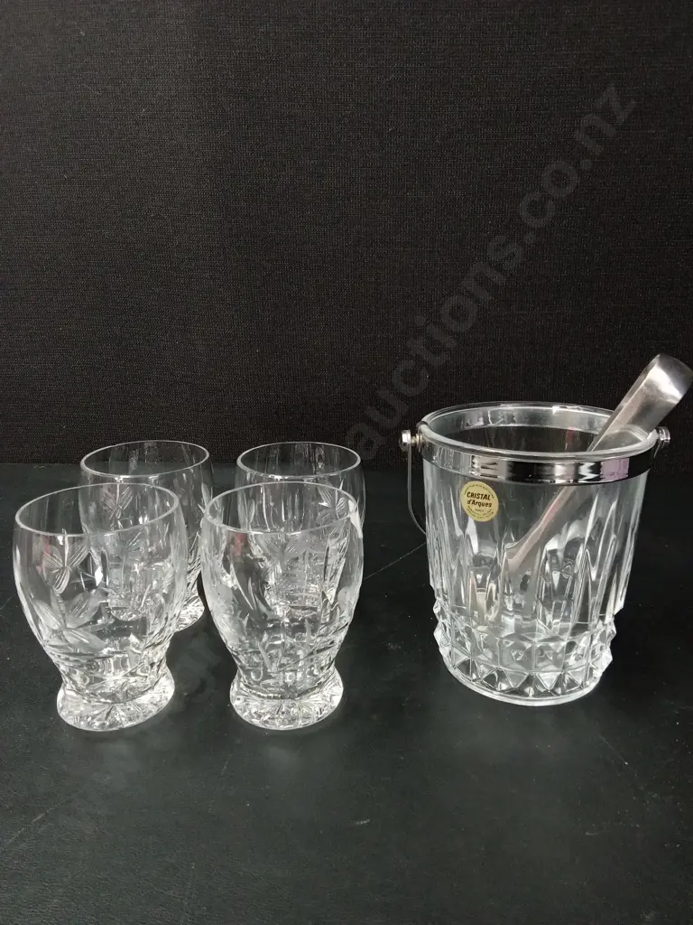4 CRYSTAL WHISKEY GLASSES AND AN ICE BUCKET H13CM Image 1++