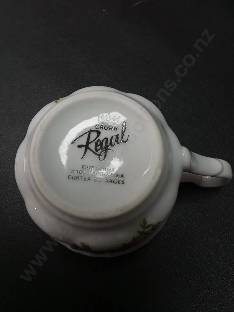 VINTAGE REGAL CROWN CHINA SET Image 1++