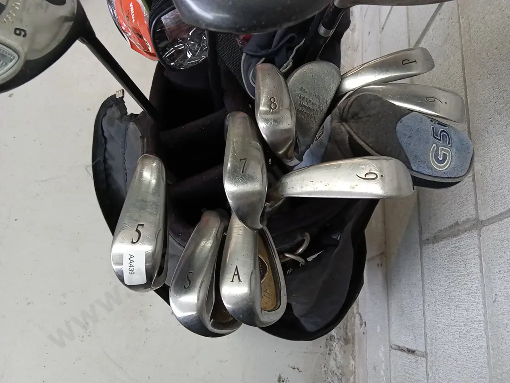 SET OF GOLF CLUBS IN MULTI POCKET CARRYING STAND AND BALLS Image 1++
