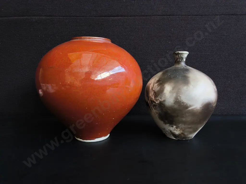PAIR OF BULBOUS CERAMIC VASES, INCLUDING BUD VASE, TALLEST H 21 CM Image 1++