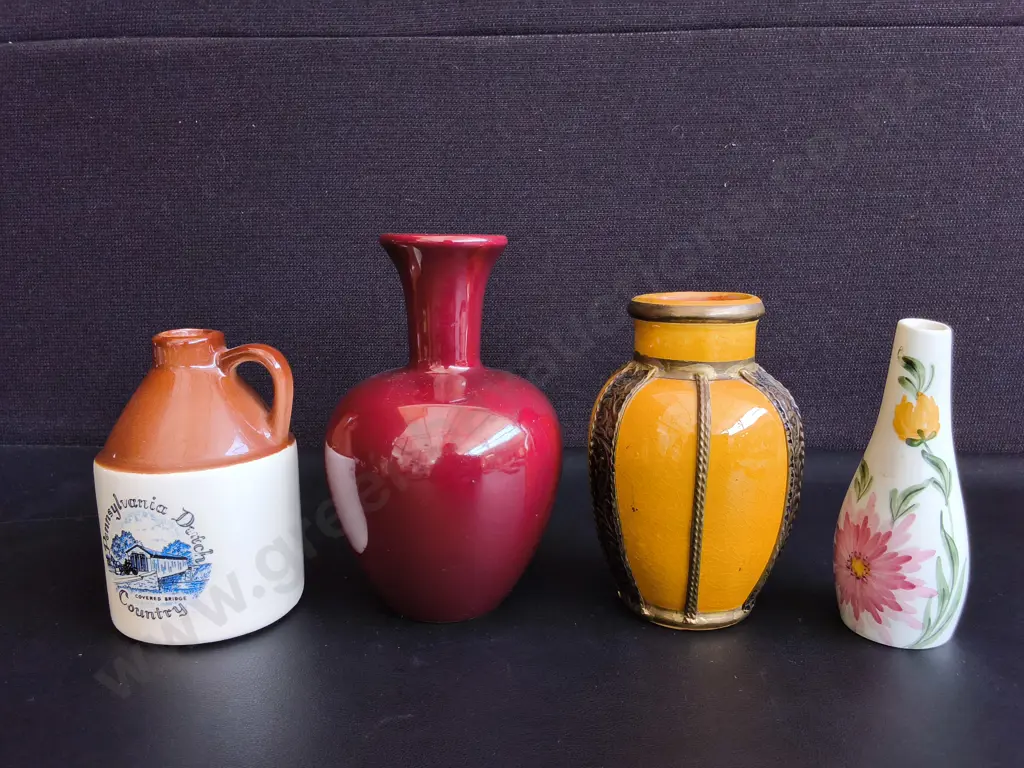 4 VINTAGE DECORATIVE CERAMIC VASES, TALLEST H 18 CM Image 1++