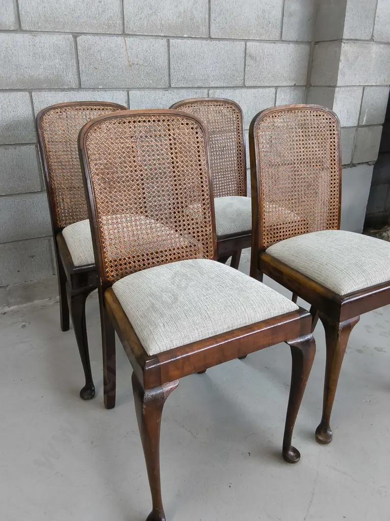 VINTAGE WOODEN DINING SET WITH 4 QUEEN ANNE STYLE DINING CHAIRS WITH CANE BACKS, TABLE H 77 CM X W 1.39 M X D 90 Image 1++