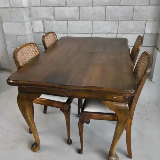VINTAGE WOODEN DINING SET WITH 4 QUEEN ANNE STYLE DINING CHAIRS WITH CANE BACKS, TABLE H 77 CM X W 1.39 M X D 90