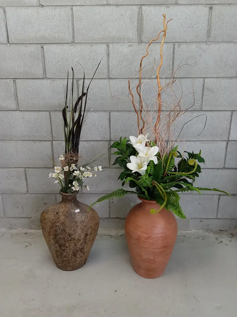 DECORATIVE FAKE PLANTS IN POTS, 142CM TALL Image 1++