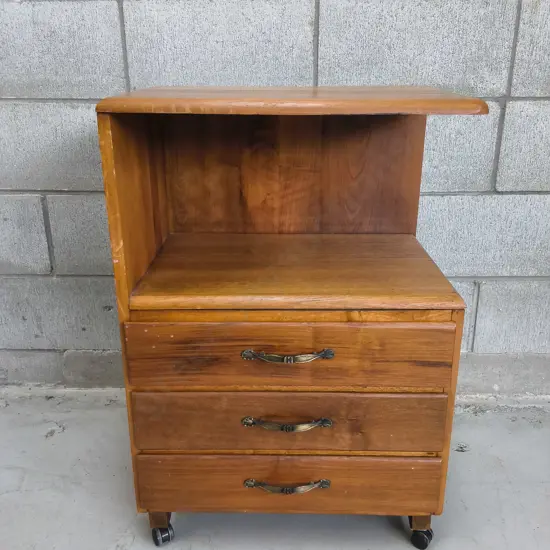 VINTAGE WOODEN BEDSIDE CABINET WITH ROLLING CASTER WHEELS, H 75 CM X W 50 CM X D 36 CM