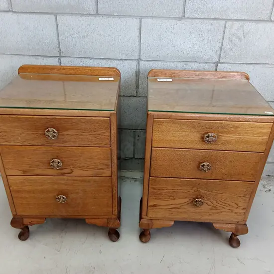 VINTAGE PAIR OF SOLID WOOD NIGHTSTANDS WITH GLASS TOPS, H 71 CM X W 46 CM X D 37 CM