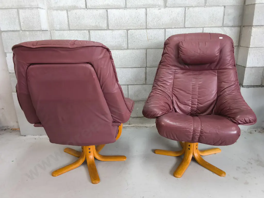 PAIR OF VINTAGE BURGUNDY LEATHER RECLINER AND OTTOMAN SETS Image 1++