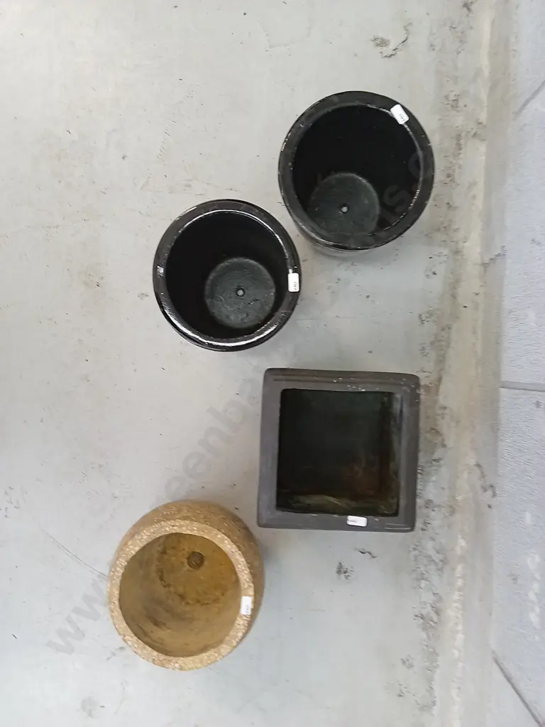 COLLECTION OF SMALL POTS, TALLEST IS 20CM Image 1++